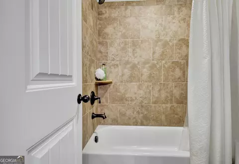 Bath - 115 Laurel Forest Dr, Tyrone, GA 30290 photo 8 of 11