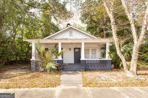 1251 Grove Ave, Waycross, GA 31501