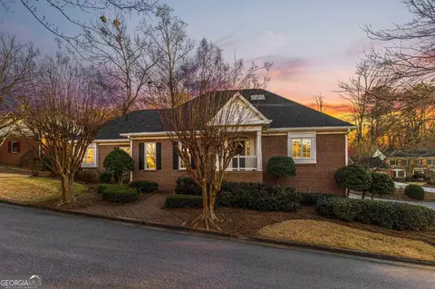 13 Downshire Ln, Decatur, GA 30033