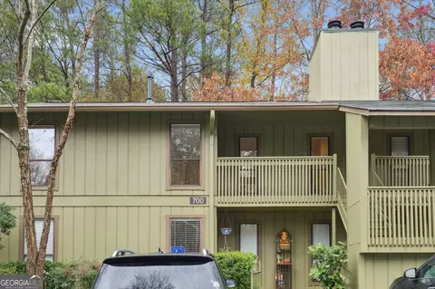 707 Dunbar Dr, Dunwoody, GA 30338