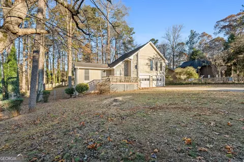 4043 Stonemont Dr SW, Lilburn, GA 30047