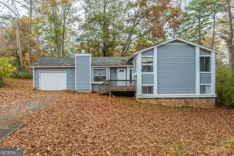 9887 Live Oak Ct, Douglasville, GA 30135