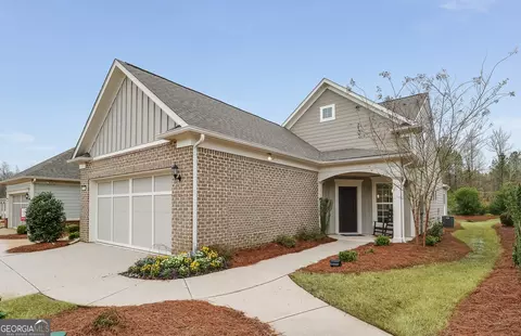 5729 Grapewood St, Hoschton, GA 30548