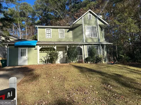 534 Woodcrest Manor Dr, Stone Mountain, GA 30083