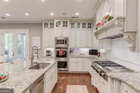 Kitchen - 2756 Eudora Trl, Duluth, GA 30097 photo 3 of 4