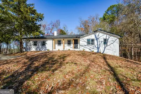 211 Forsyth Lake Rd, Rockmart, GA 30153