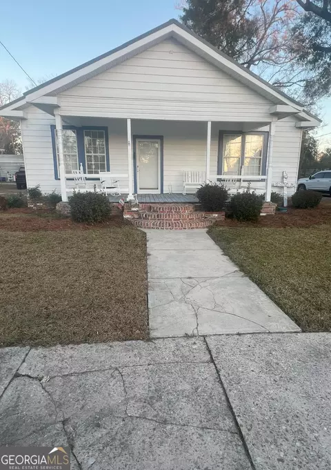 706 Harvey St, Millen, GA 30442