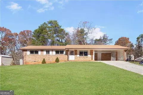 5916 N Bear Dr, Douglasville, GA 30135