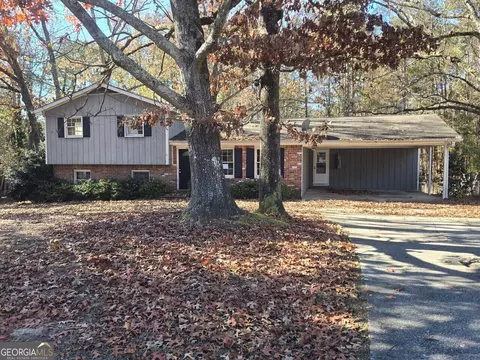 140 Oakhurst Dr, Tyrone, GA 30290