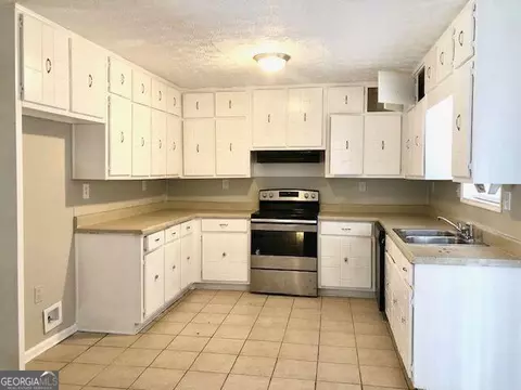 6874 Red Maple Dr, Rex, GA 30273 photo 8