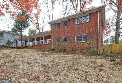 2371 Oakridge Ct, Decatur, GA 30032