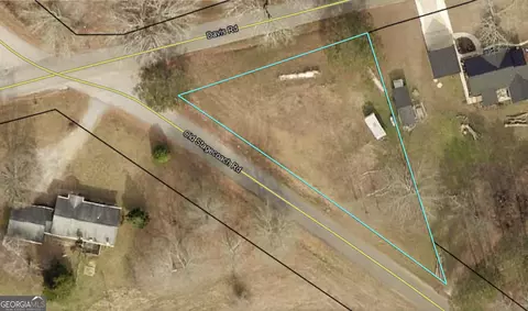 210 Davis Rd, Carrollton, GA 30116