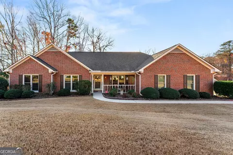 401 Tenterden Curv, Peachtree City, GA 30269