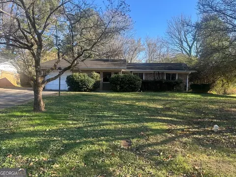 2228 Emerald Castle Dr, Decatur, GA 30035