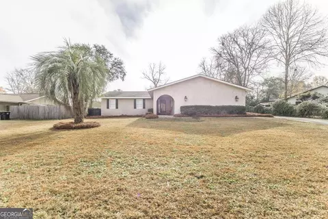 202 Wake Forest Dr, Warner Robins, GA 31093