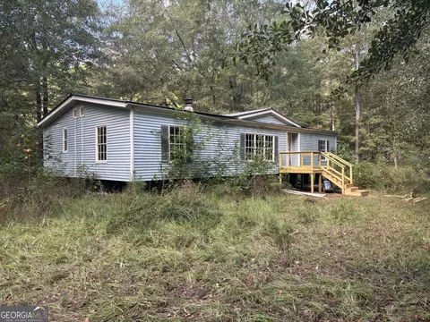 393 Possum Point Dr, Eatonton, GA 31024