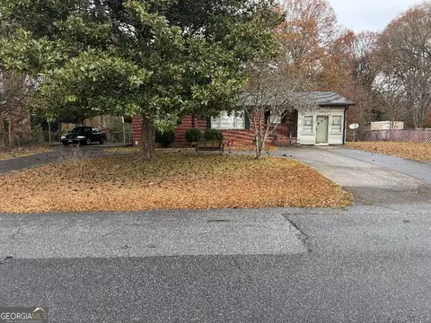 235 E Girard Ave, Cedartown, GA 30125