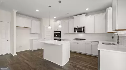 Kitchen - 671 Edgar St, Hampton, GA 30228 photo 3 of 5