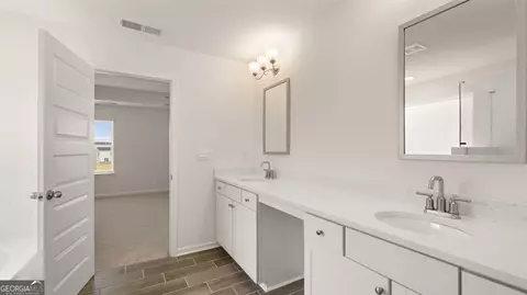 Bath - 671 Edgar St, Hampton, GA 30228 photo 1 of 4