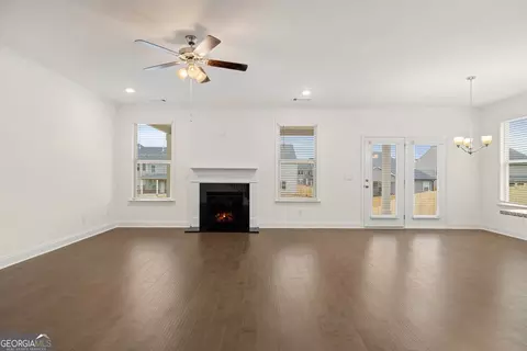Living - 1715 Goodwin Dr, Hampton, GA 30228 photo 2 of 4