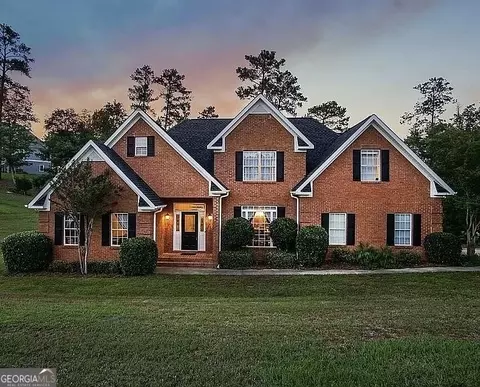 177 Waters Edge Dr, Lizella, GA 31052