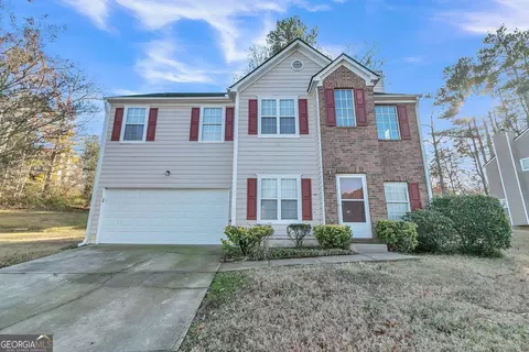 954 Shadow Lake Dr, Lithonia, GA 30058