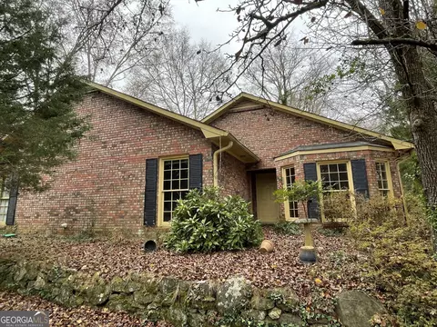 607 Piney Woods Dr, Lagrange, GA 30240