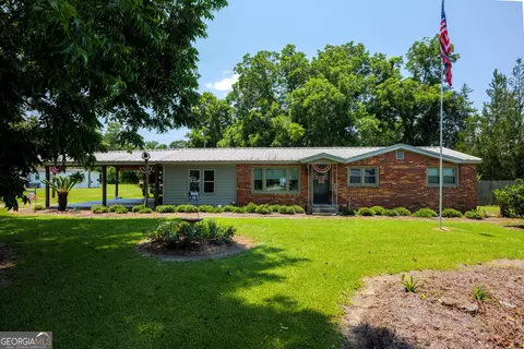 32 Third Ave, Morven, GA 31638