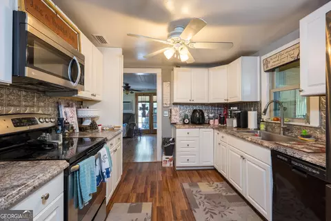 Kitchen - 32 Third Ave, Morven, GA 31638 photo 4 of 6
