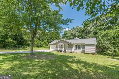 6226 Pine Ln, Douglasville, GA 30135