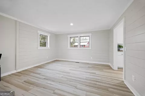 Living - 405 Golf Course Rd, Demorest, GA 30535 photo 7 of 8