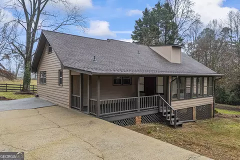 Exterior - 405 Golf Course Rd, Demorest, GA 30535 photo 4 of 10