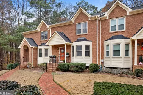 2540 Holcomb Springs Dr, Alpharetta, GA 30022