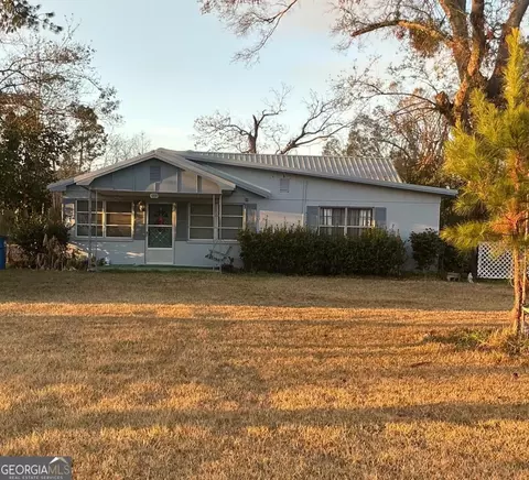 1013 Van Streat Hwy, Nicholls, GA 31554
