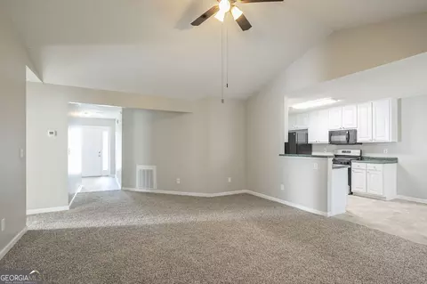 6959 Biscayne Blvd, Rex, GA 30273 photo 5