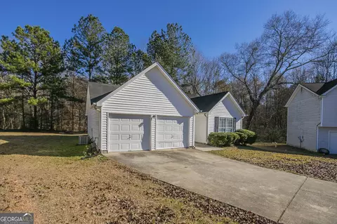 6959 Biscayne Blvd, Rex, GA 30273 photo 2