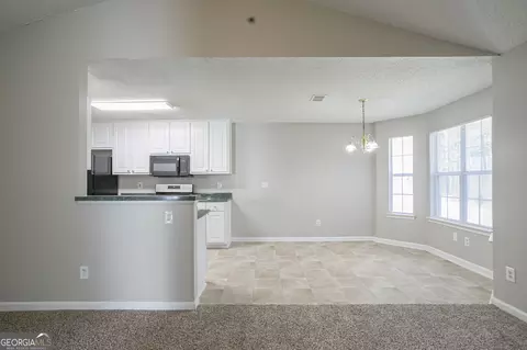 6959 Biscayne Blvd, Rex, GA 30273 photo 6