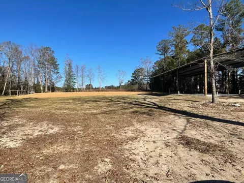 467 S J Cir, Glennville, GA 30427