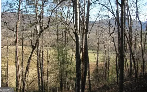 APT 39 Pinecrest Road, Young Harris, GA 30582