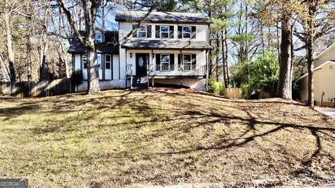 627 Huntington Way NW, Lilburn, GA 30047