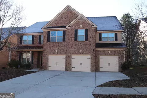 8178 Lochley Dr, Fairburn, GA 30213