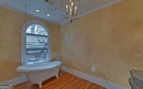 Bath - 334 E Tugalo St, Toccoa, GA 30577 photo 1 of 7