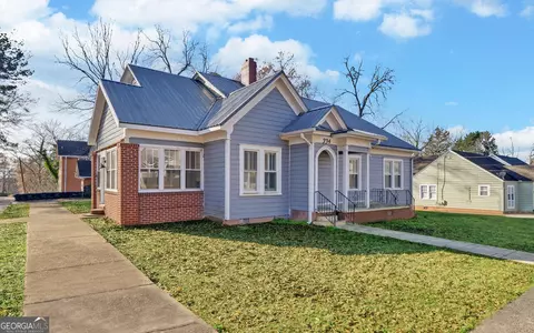 Exterior - 334 E Tugalo St, Toccoa, GA 30577 photo 2 of 6