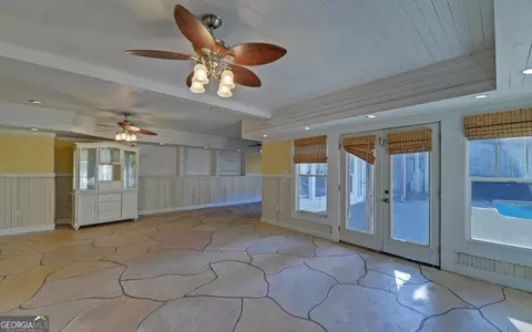 Living - 334 E Tugalo St, Toccoa, GA 30577 photo 5 of 5
