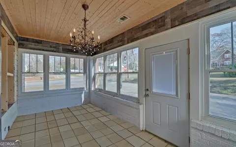 Exterior - 334 E Tugalo St, Toccoa, GA 30577 photo 4 of 6