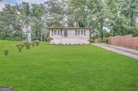 997 Callahan St NW, Atlanta, GA 30318