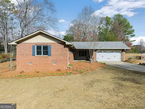 245 Mansell Cir, Roswell, GA 30075