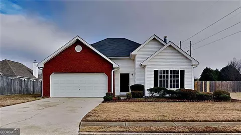 3426 Woodruff Creek Ln, Loganville, GA 30052