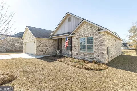 211 Silverside Dr, Perry, GA 31069 photo 2
