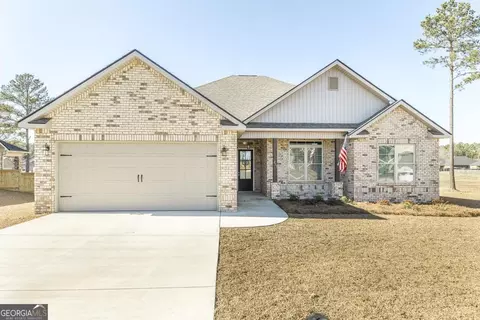 211 Silverside Dr, Perry, GA 31069